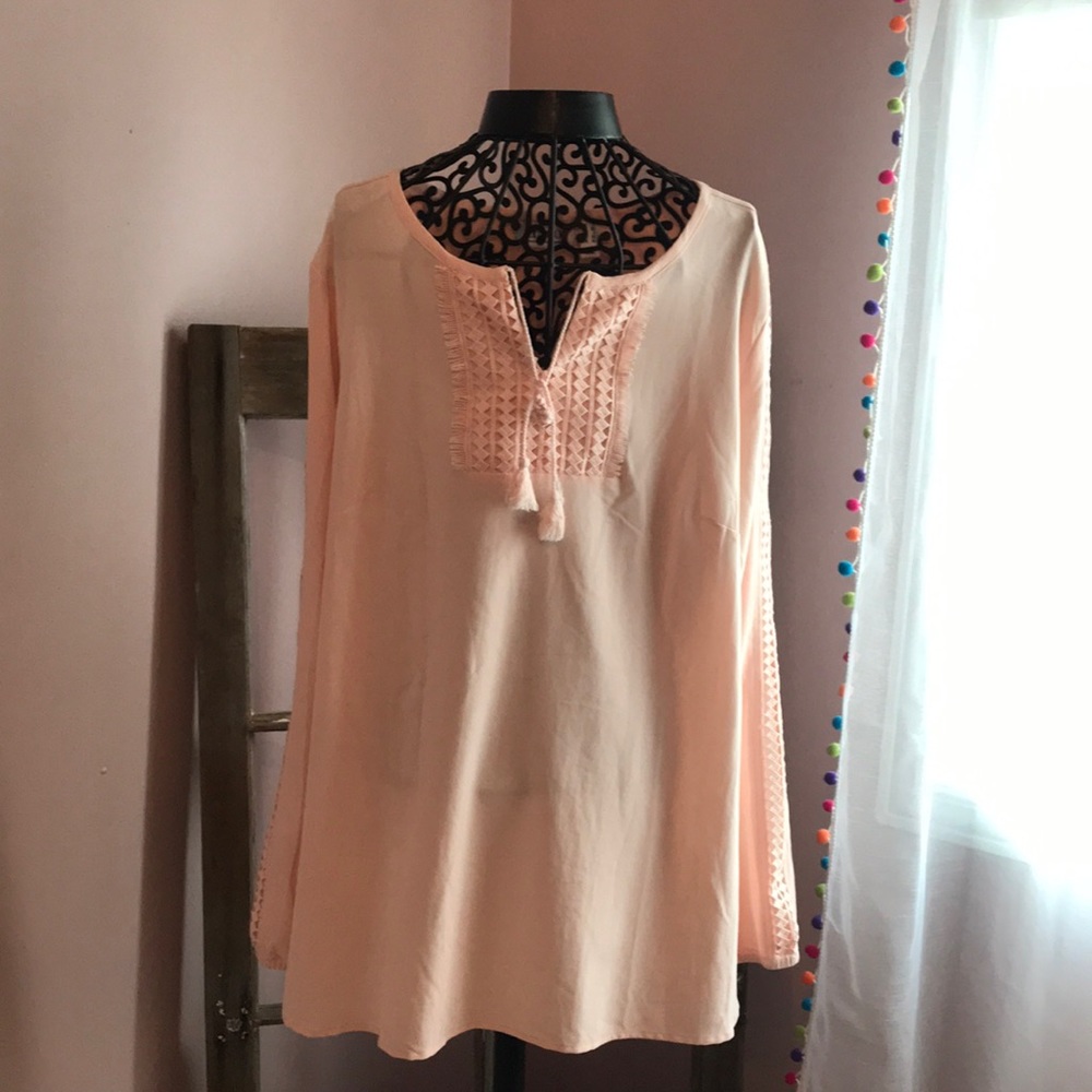 Denim & Company size large women’s blouse